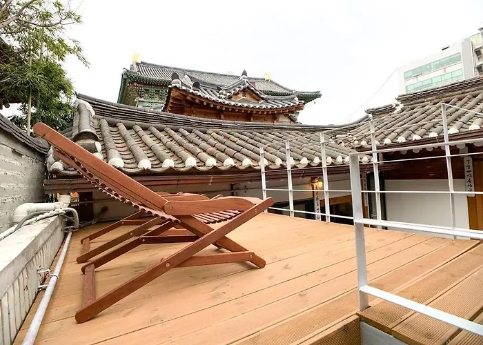 Hanok Jade