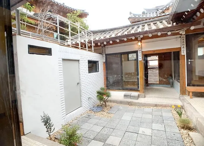 Hanok Jade